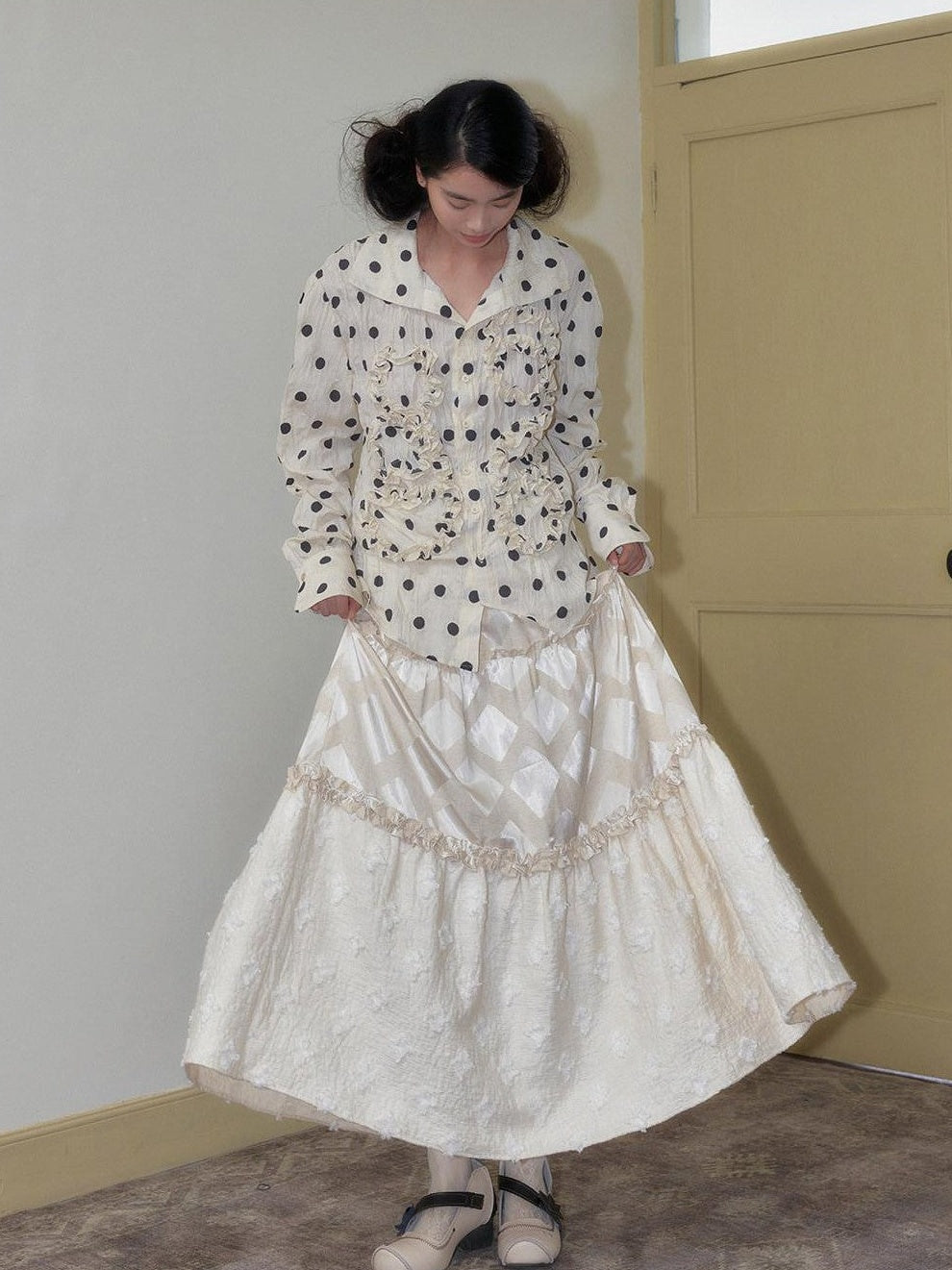 SENSELF Beige Lustrous Vintage Lace Ruffled Women's Cotton Linen Tiered Skirts