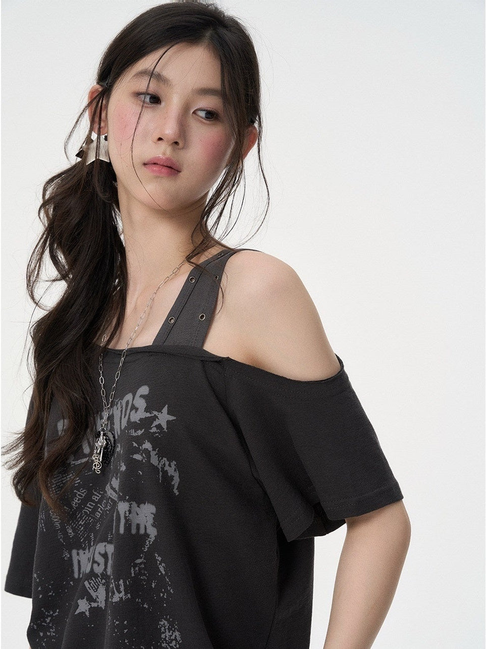 VEEMIX_Letter_Print_Asymmetric_Drop_Shoulder_Women's_Lyocell_Off-shoulder_T-shirts_1044352757113_MISSTT