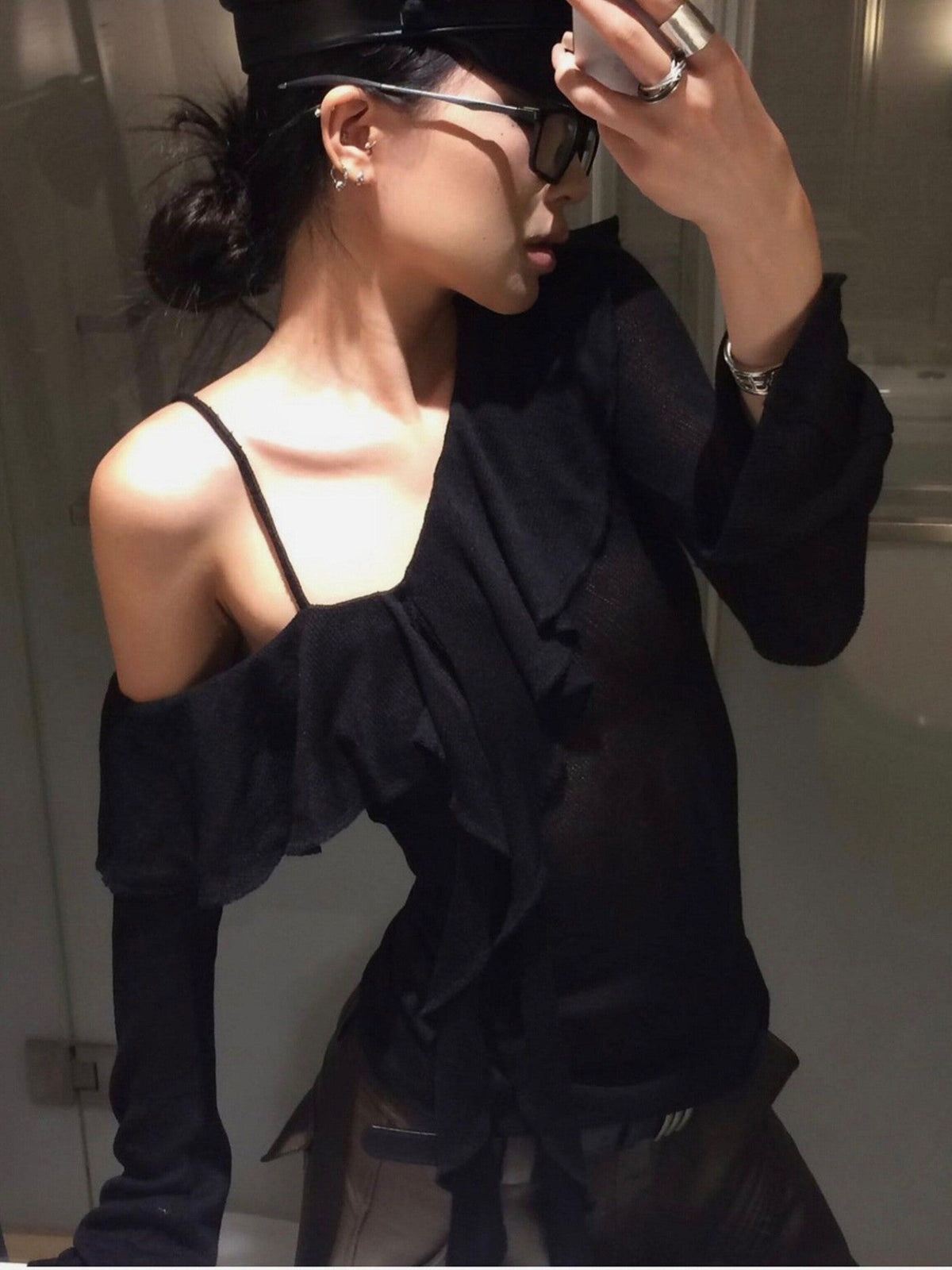 Fanptntox Black Ruffle Asymmetrical Strap Slim Fit Women's Long Sleeve T-shirts