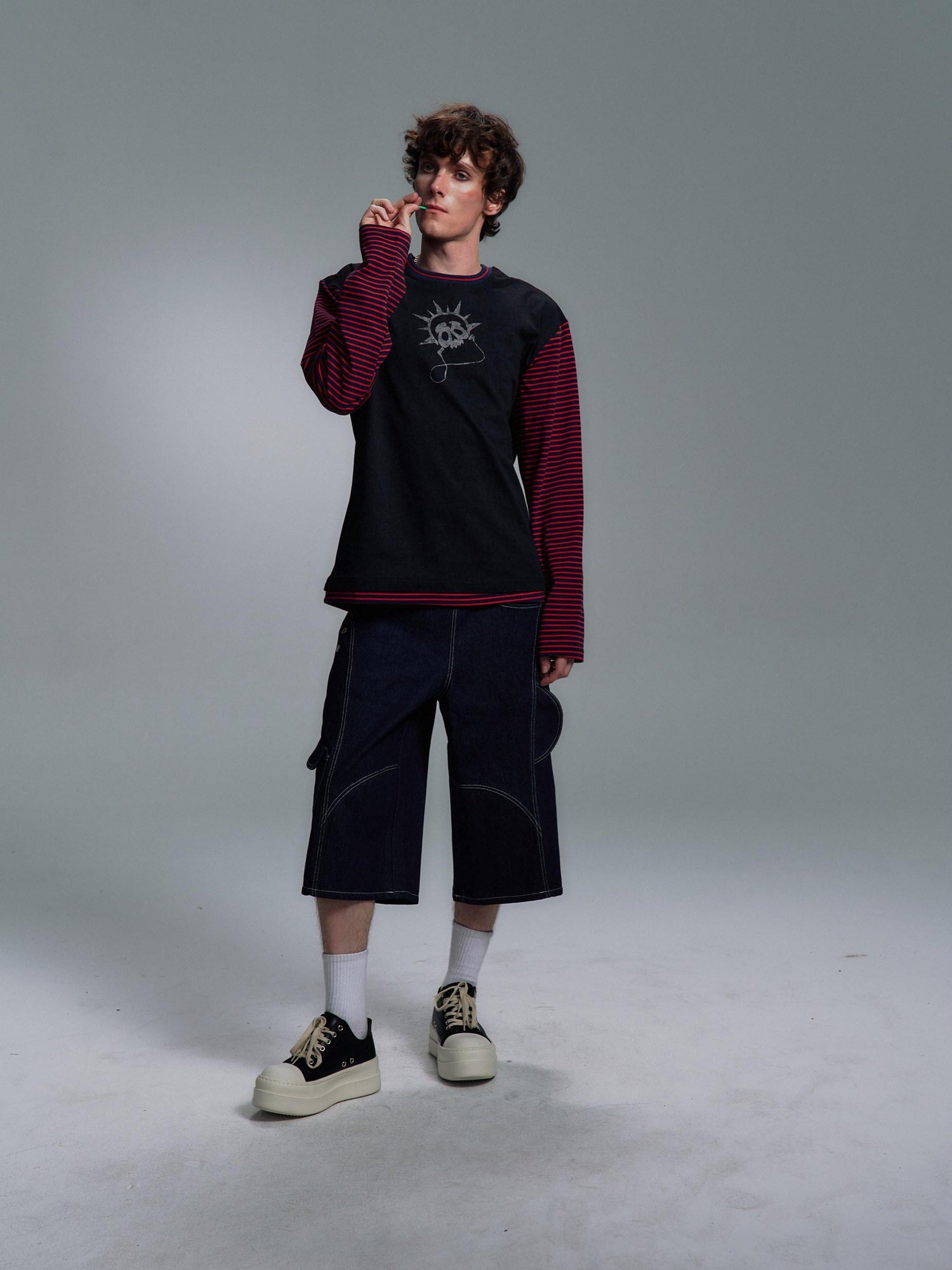 PAIKI 100 Percent Cotton Loose Fit Pocket Topstitch Mid Rise Men Casual Short Trousers