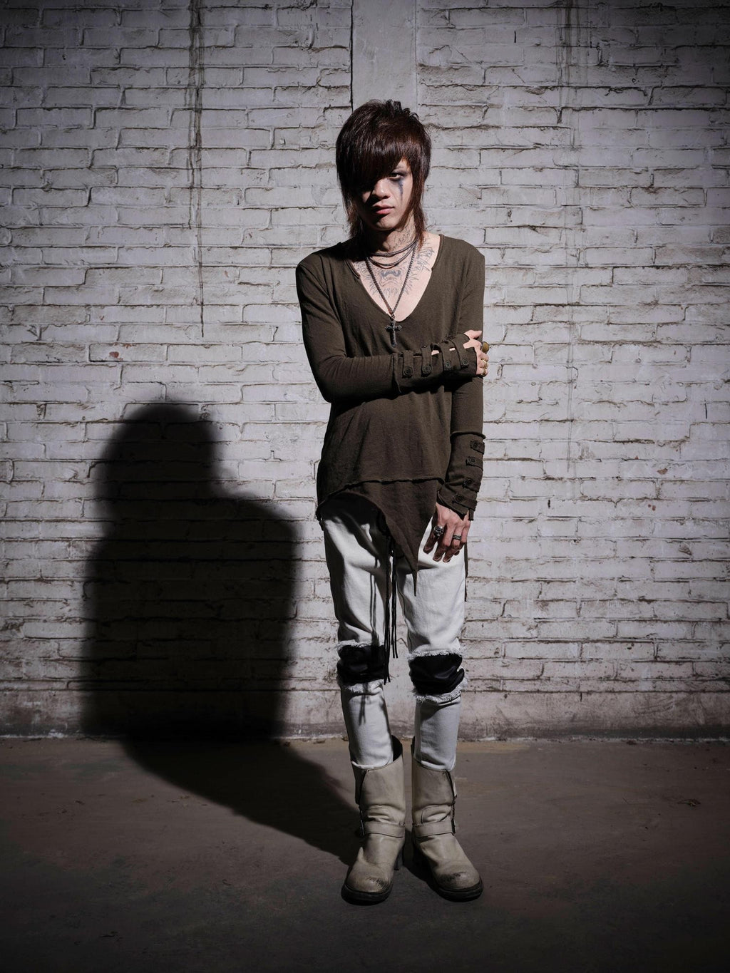 The space between Us Wasteland Asymmetric V-neck Slim Women's Cotton Long Sleeve T-shirts