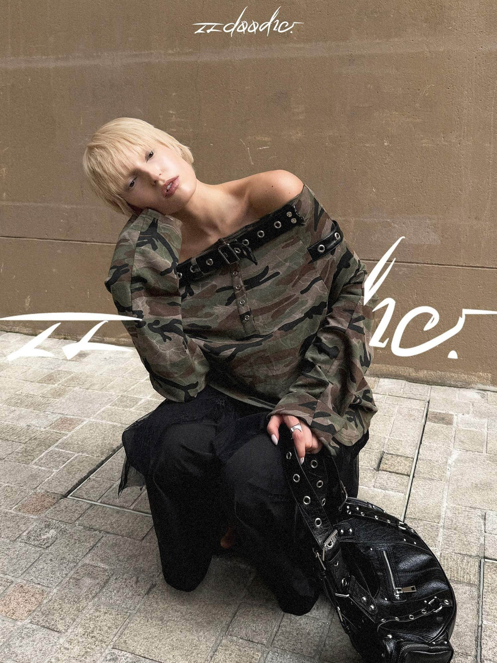 22_doodle_Camouflage_One_Shoulder_Oversized_Women's_Long_Sleeve_T-shirts_976189007504_MISSTT