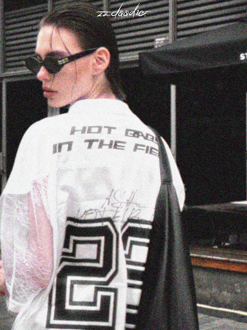 22 doodle Lace Zip Off Shoulder Streetwear Women's Polyester Oversized T-shirts