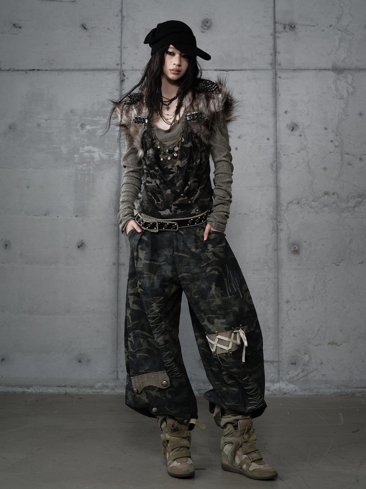 NO ROMANCE Embroidered Cotton Camo Casual Mid Rise Curved Cut Teen Girls Wide-Leg Pants