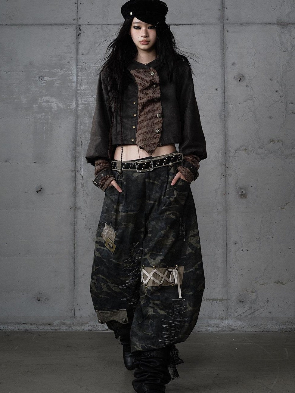 NO ROMANCE Embroidered Cotton Camo Casual Mid Rise Curved Cut Teen Girls Wide-Leg Pants