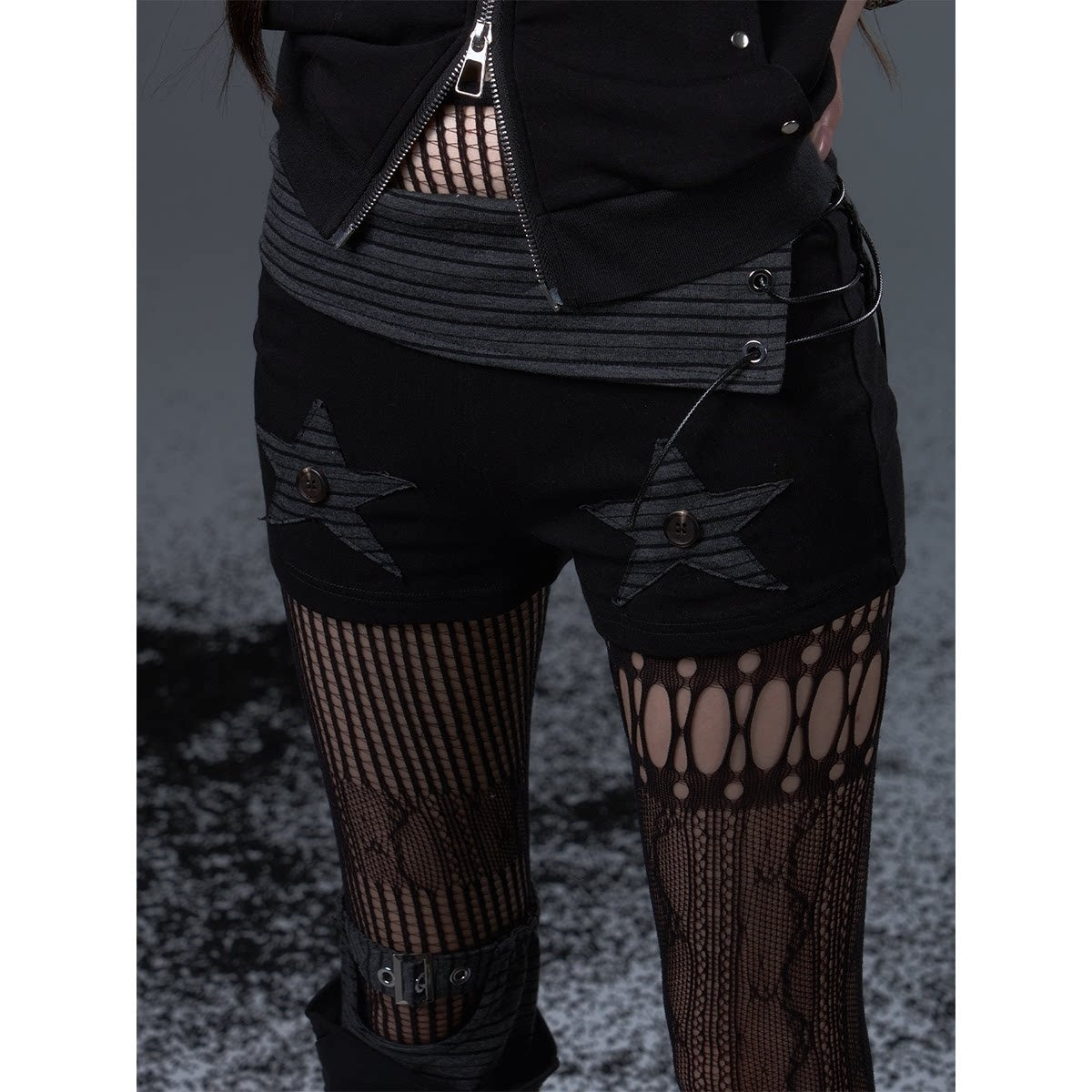 Frustration_Garden_Asymmetric_Striped_Patchwork_Slim_Low_Rise_Women_Black_Grey_Short_Trousers_MISSTT