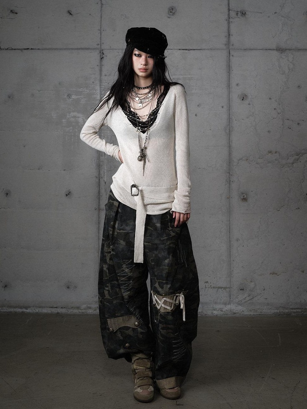 NO ROMANCE Embroidered Cotton Camo Casual Mid Rise Curved Cut Teen Girls Wide-Leg Pants