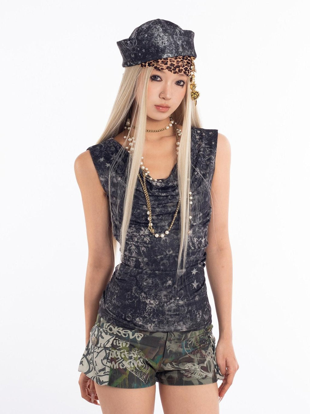 4RE1GN Graffiti Flying Heart Asymmetric Patchwork Print Women's Polyester Denim Shorts