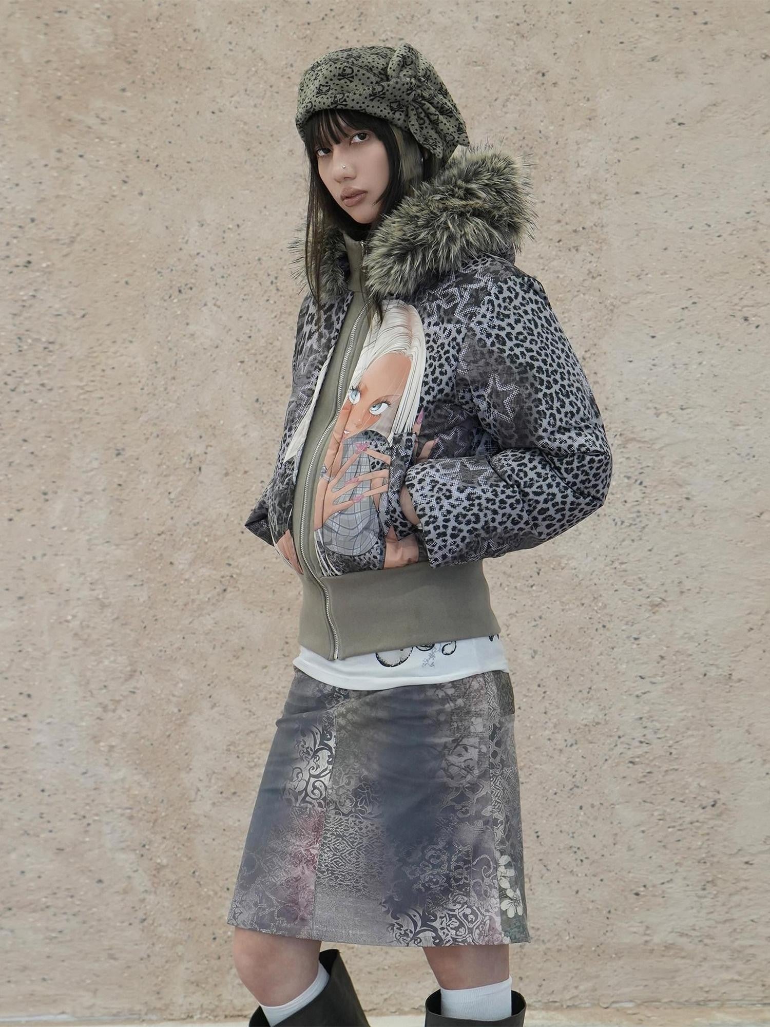 4RE1GN Hand Painted Character Text Graffiti Hooded Short Women's Polyester Down Jackets