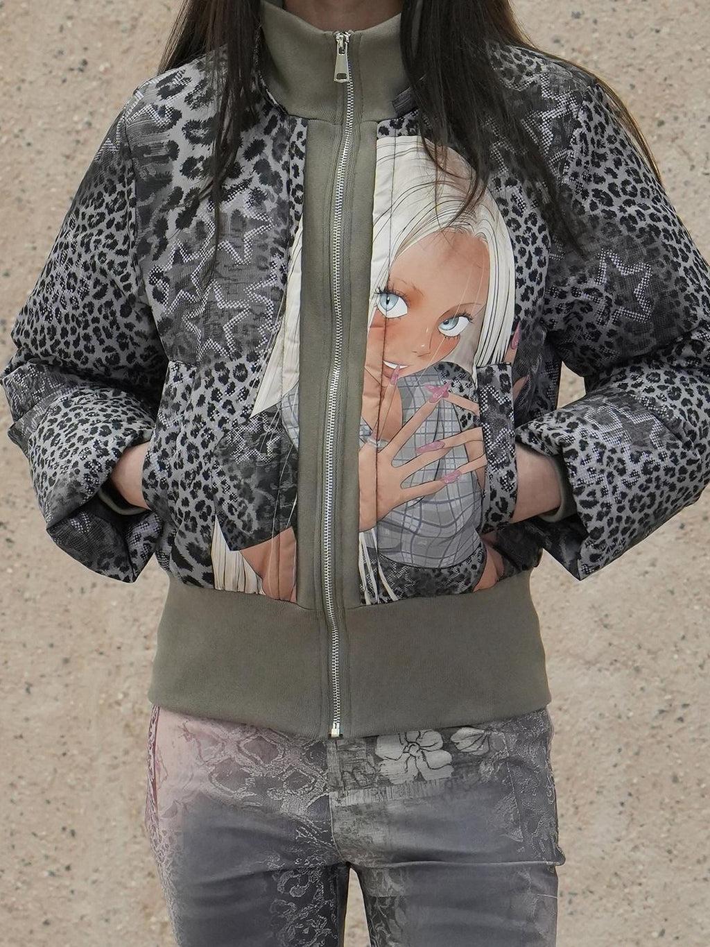 4RE1GN Hand Painted Character Text Graffiti Hooded Short Women's Polyester Down Jackets