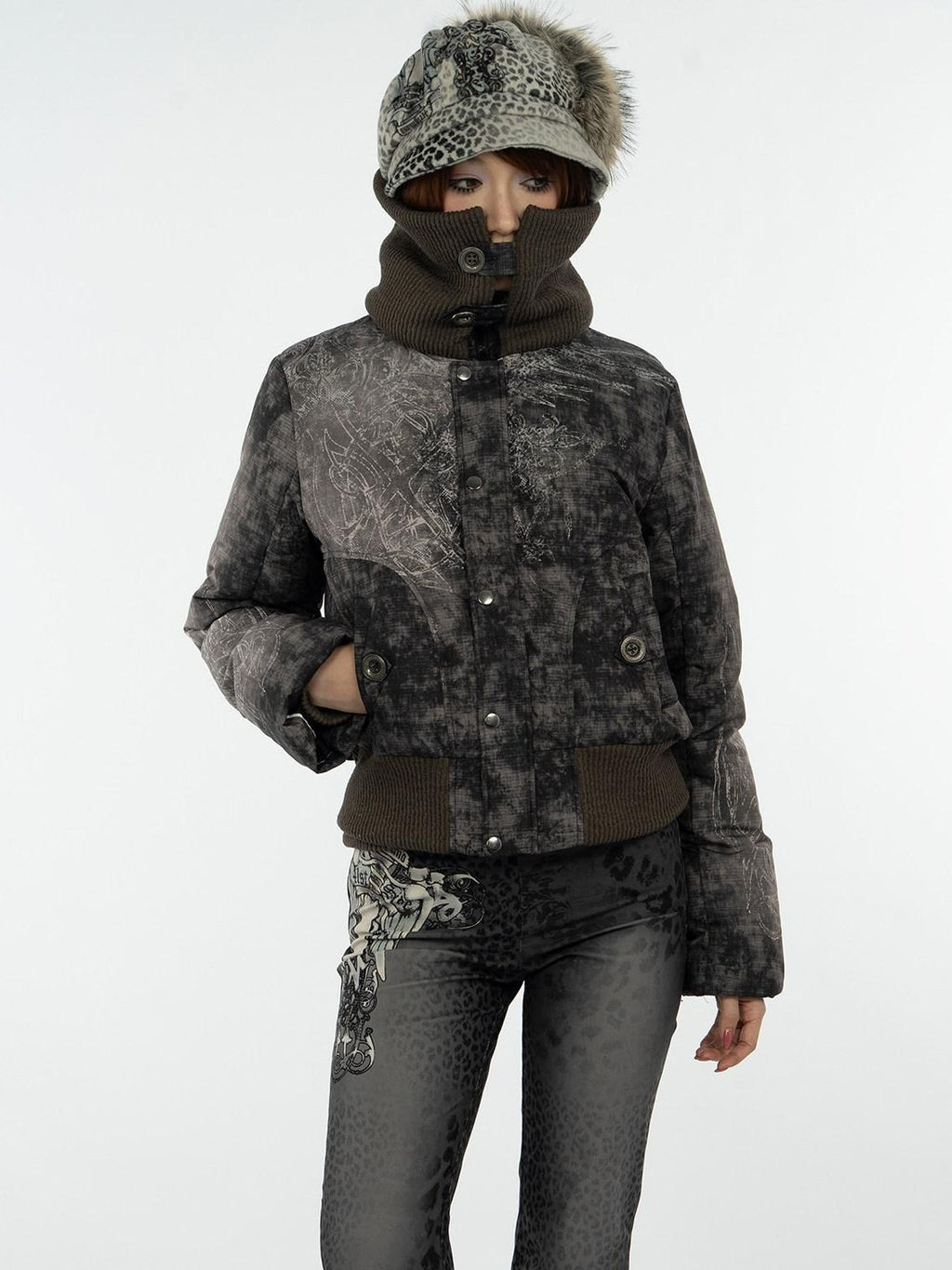 4RE1GN Retro Mysterious Floral Patchwork Button Turn Down Collar Women's Down Jackets