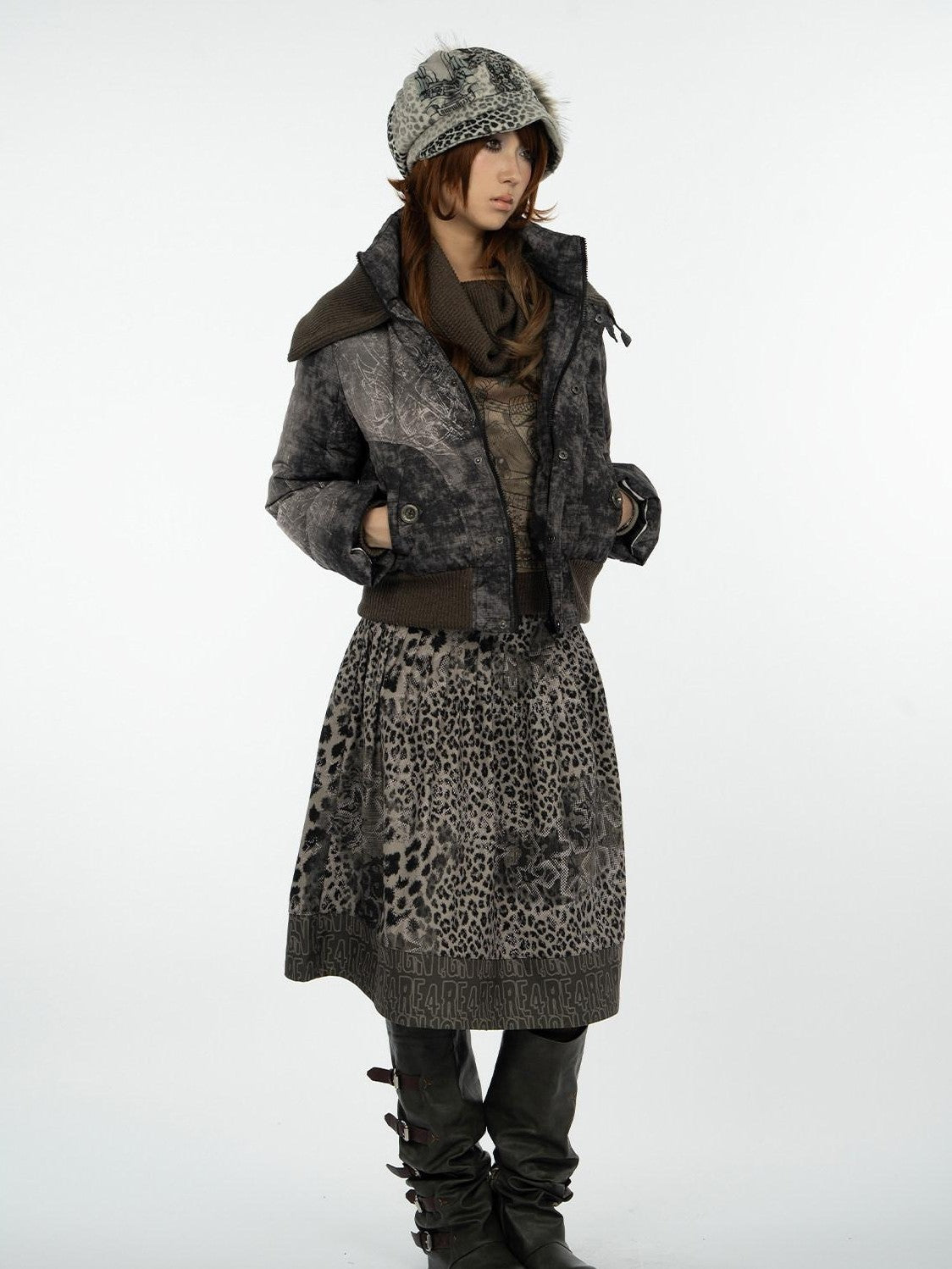 4RE1GN Retro Mysterious Floral Patchwork Button Turn Down Collar Women's Down Jackets