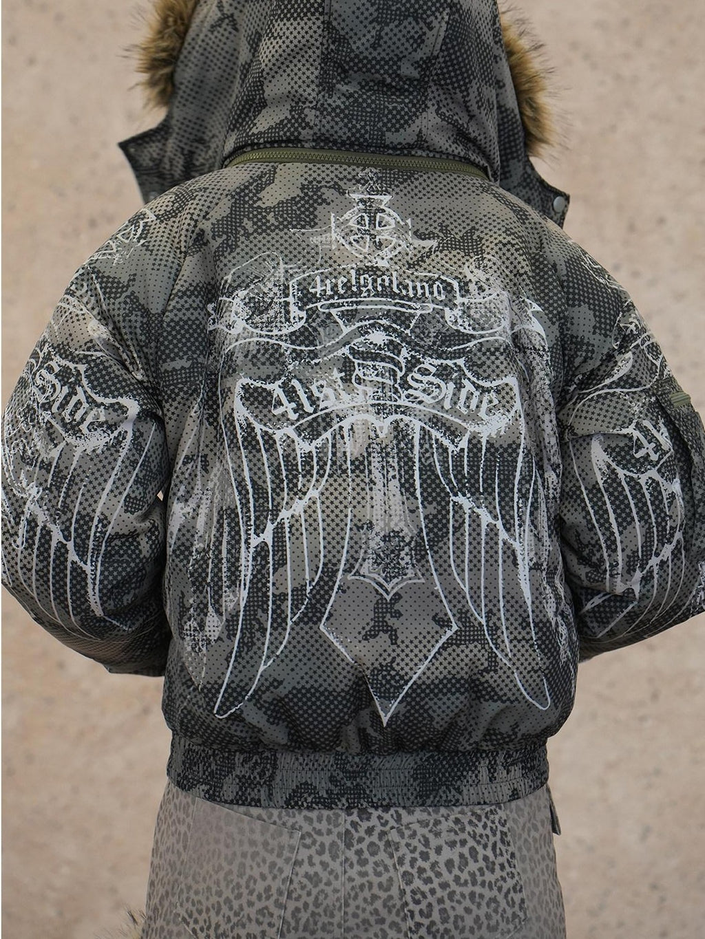 4RE1GN Retro Star Camo Print Detachable Fur Hood Women's 90 White Duck Down Down Jackets