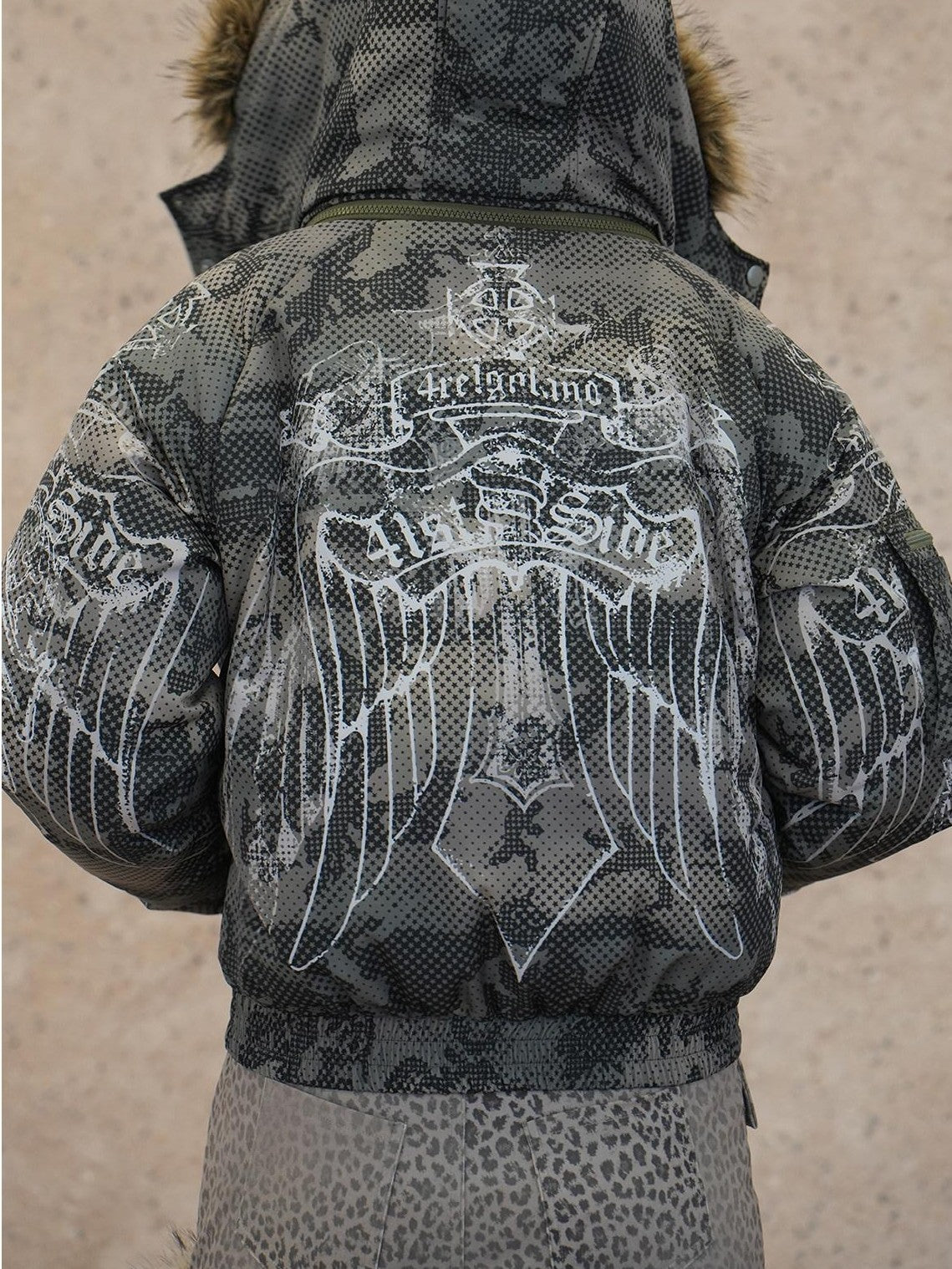 4RE1GN Retro Star Camo Print Detachable Fur Hood Women's 90 White Duck Down Down Jackets