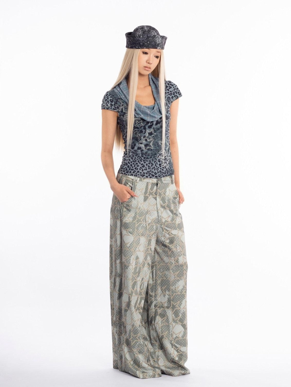 4RE1GN Star Leopard Print Scarf Collar Women's Polyester Spandex Short Sleeve T-shirts