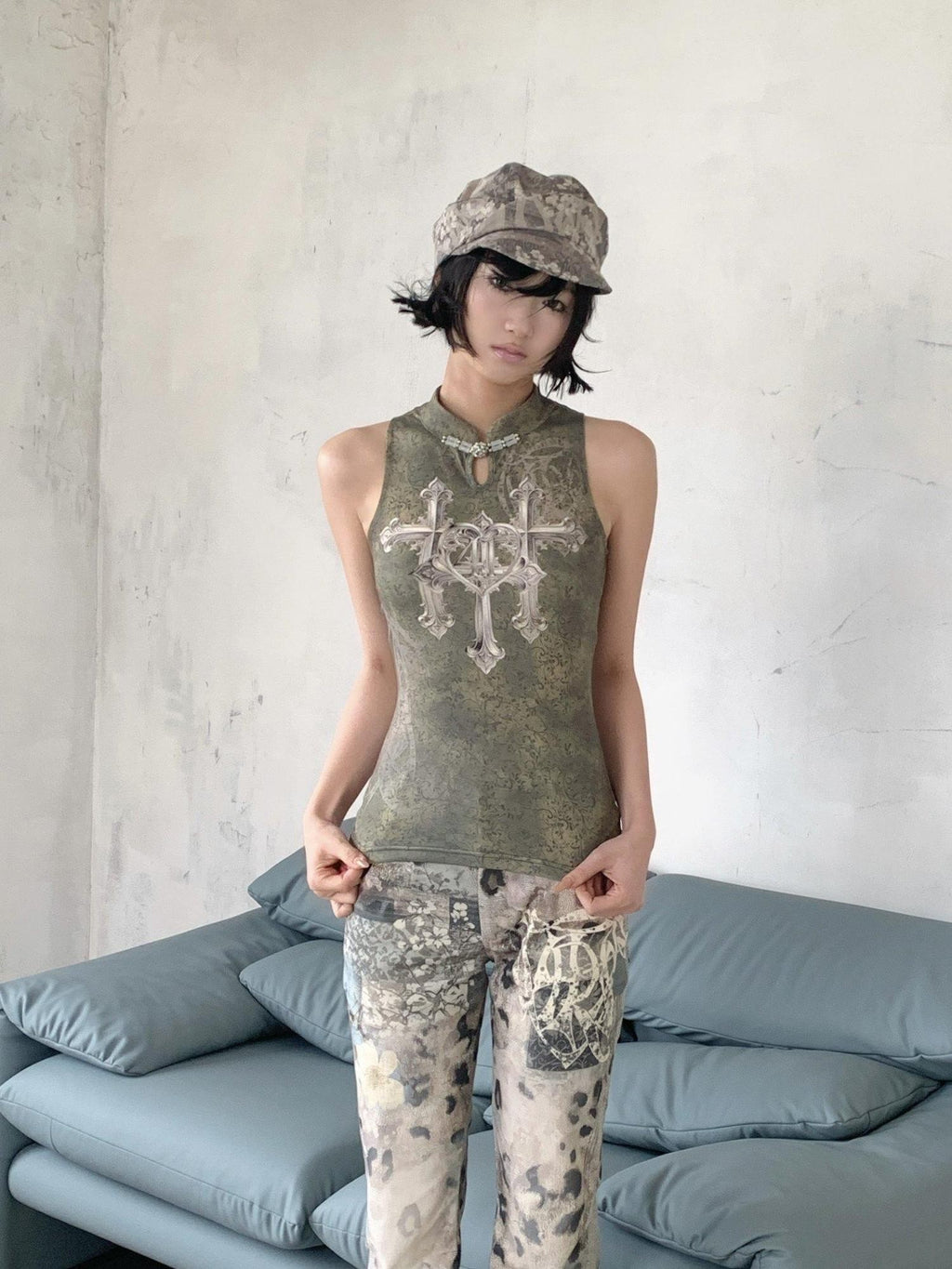 4RE1GN Triple Cross Badge Floral Print Cheongsam Collar Button Slim Women's Halter Tops