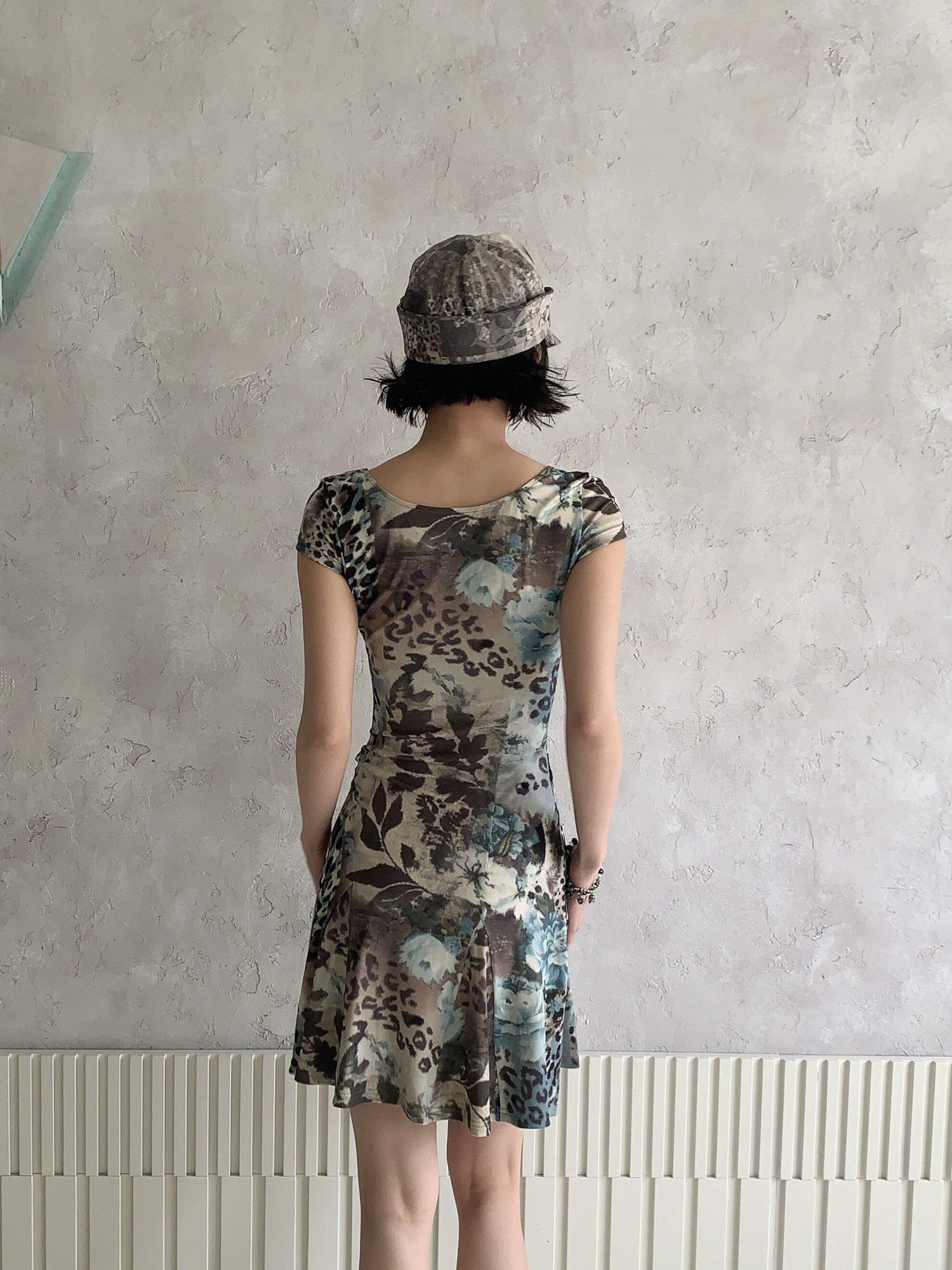 4RE1GN Vintage Floral Antique Motif Old Style Pattern Women's Short Brim Hats