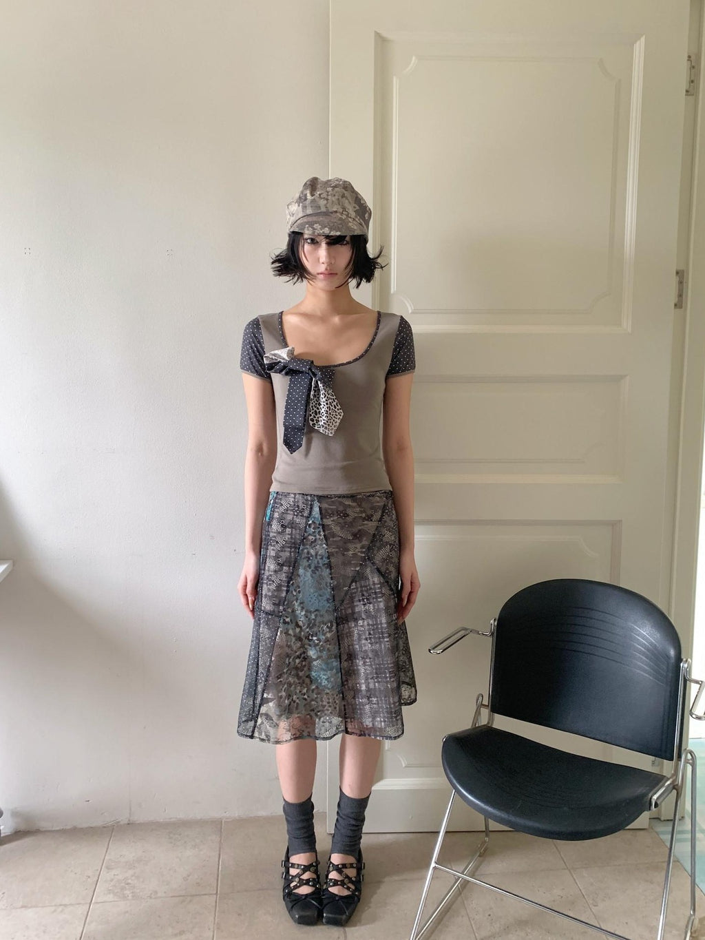 4RE1GN Vintage Floral Antique Motif Old Style Pattern Women's Short Brim Hats