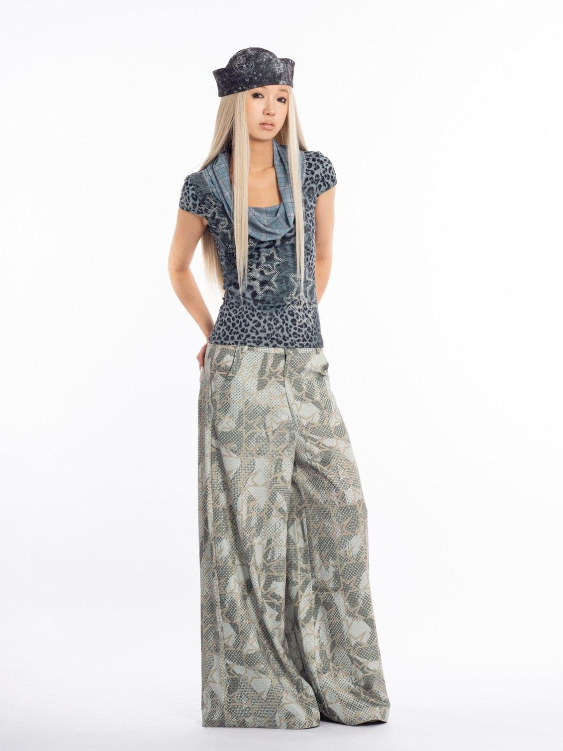 4RE1GN Vintage Messy Graffiti Star Print Women's Loose Straight-leg Pants