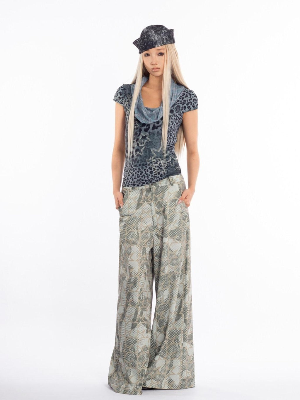 4RE1GN Vintage Messy Graffiti Star Print Women's Loose Straight-leg Pants