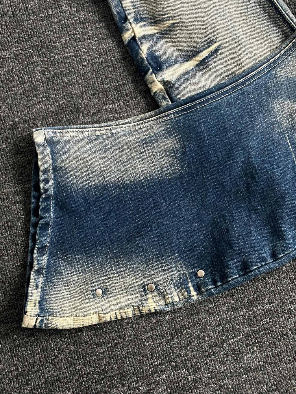 PAIKI High Stretch Washed Whisker Rivet Low Rise Loose Fit Casual Denim Straight Jeans