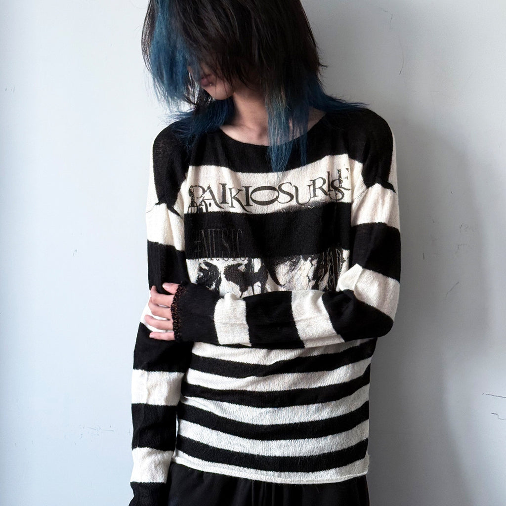 PAIKI_Minimal_Commuter_Letter_Print_Black_White_Stripes_Unisex_Knit_Sweaters_MISSTT