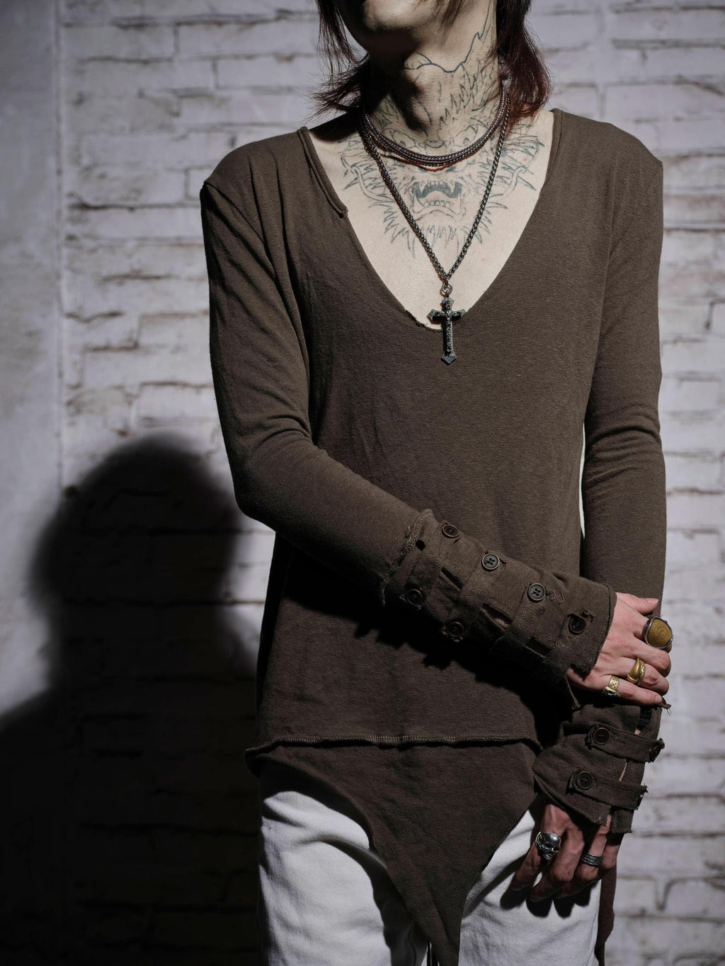 The space between Us Wasteland Asymmetric V-neck Slim Women's Cotton Long Sleeve T-shirts