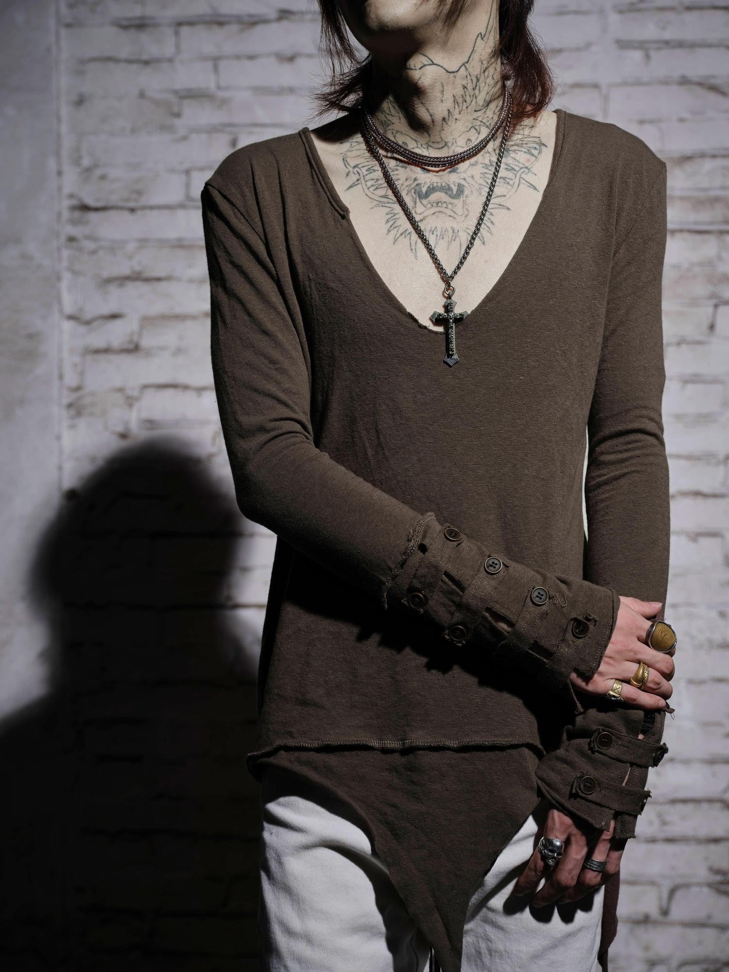 The space between Us Wasteland Asymmetric V-neck Slim Women's Cotton Long Sleeve T-shirts