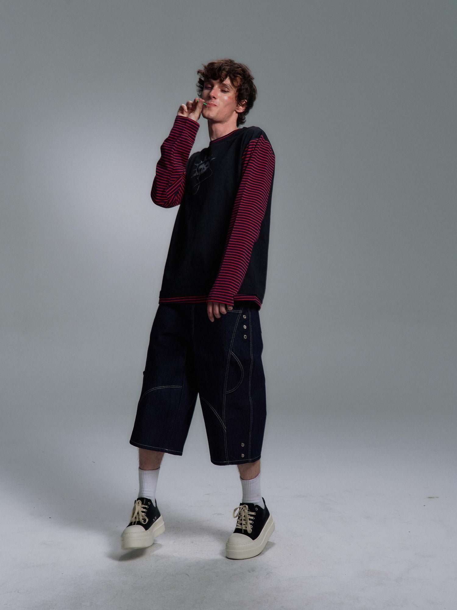 PAIKI 100 Percent Cotton Loose Fit Pocket Topstitch Mid Rise Men Casual Short Trousers