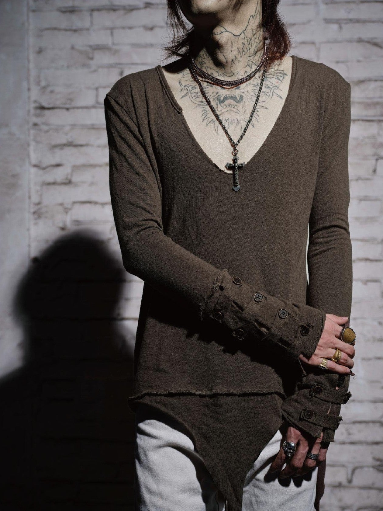 The space between Us Wasteland Asymmetric V-neck Slim Women's Cotton Long Sleeve T-shirts