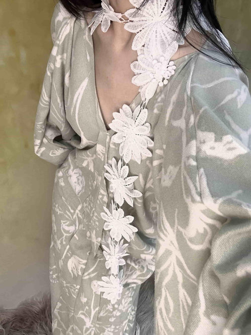 ANTIMOON 3d Multi Layer Floral Lace Neck Decoration Women's Polyester Scarves & Shawls