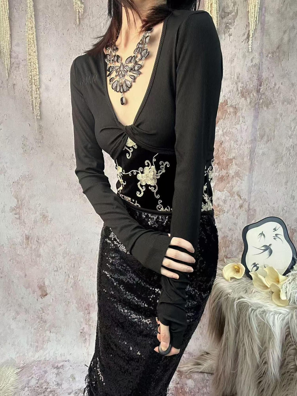 ANTIMOON Black Velvet Spliced V-neck Slim Fit Women's Long Sleeve T-shirts
