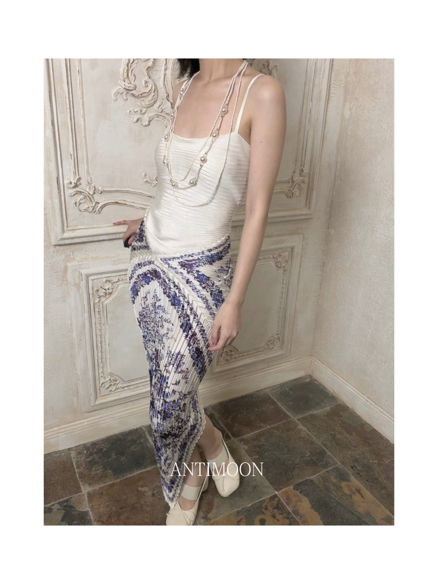 ANTIMOON_Blue_Porcelain_Print_Pleated_Women's_Polyester_Slip_Maxi_Dresses_1051890095665_MISSTT