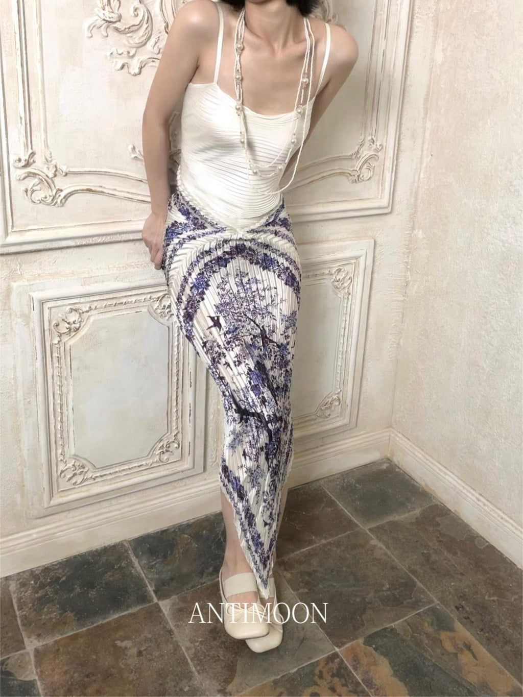 ANTIMOON Blue Porcelain Print Pleated Women's Polyester Slip Maxi Dresses