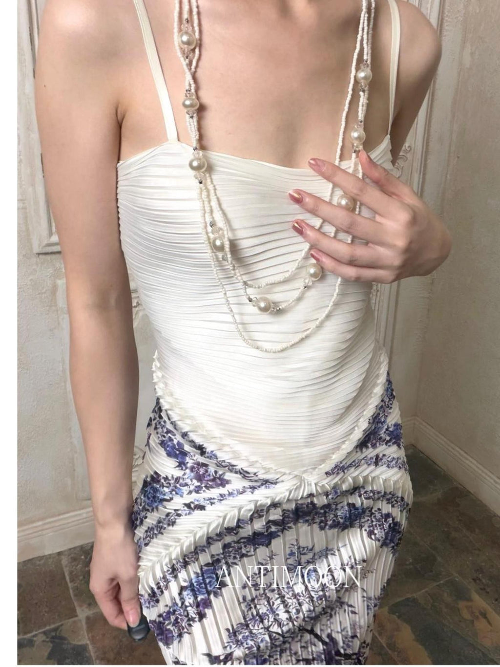 ANTIMOON Blue Porcelain Print Pleated Women's Polyester Slip Maxi Dresses