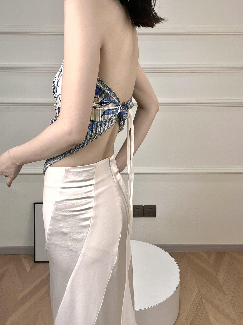 ANTIMOON Blue Porcelain Ruched Backless Women's Polyester Halter Tops