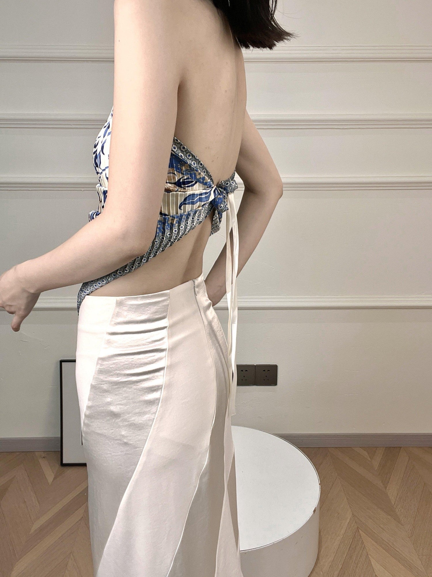 ANTIMOON Blue Porcelain Ruched Backless Women's Polyester Halter Tops