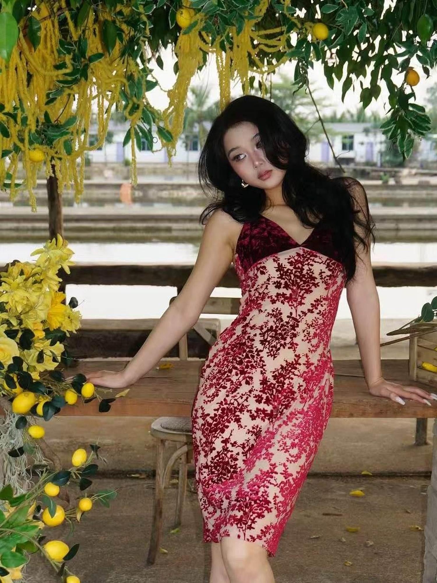 ANTIMOON Cherry Red Vintage Floral Burnout Women's Velvet Bodycon Midi Dresses