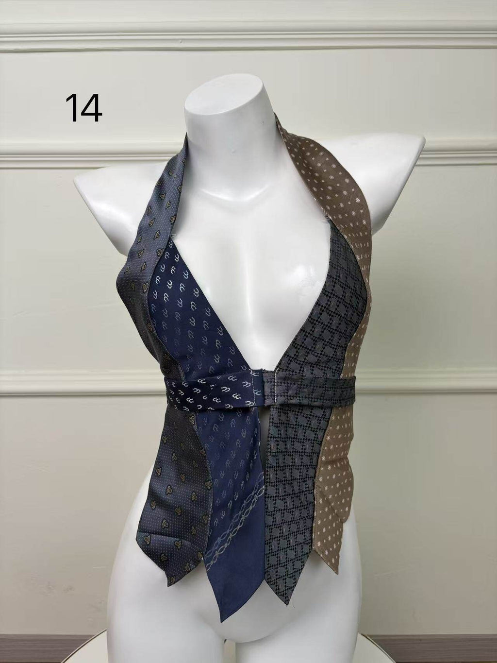 ANTIMOON_Colorblock_Patchwork_Plaid_Tie_Back_V-neck_Women's_Polyester_Halter_Tops_1031322523313_MISSTT