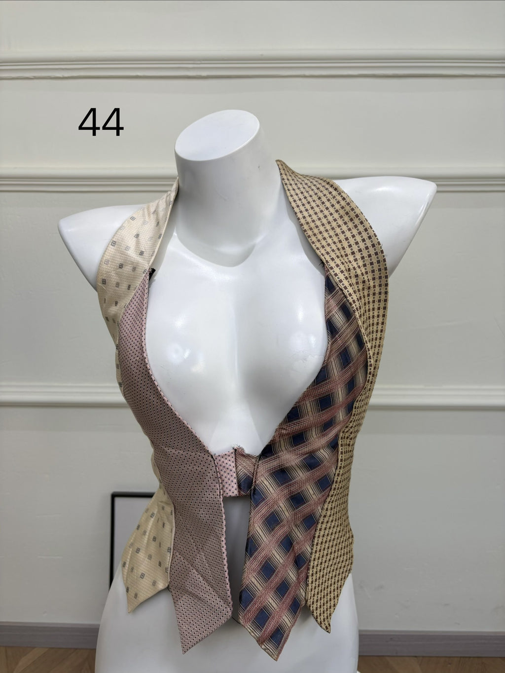 ANTIMOON_Colorblock_Patchwork_Plaid_Tie_Back_V-neck_Women's_Polyester_Halter_Tops_1031322523313_MISSTT
