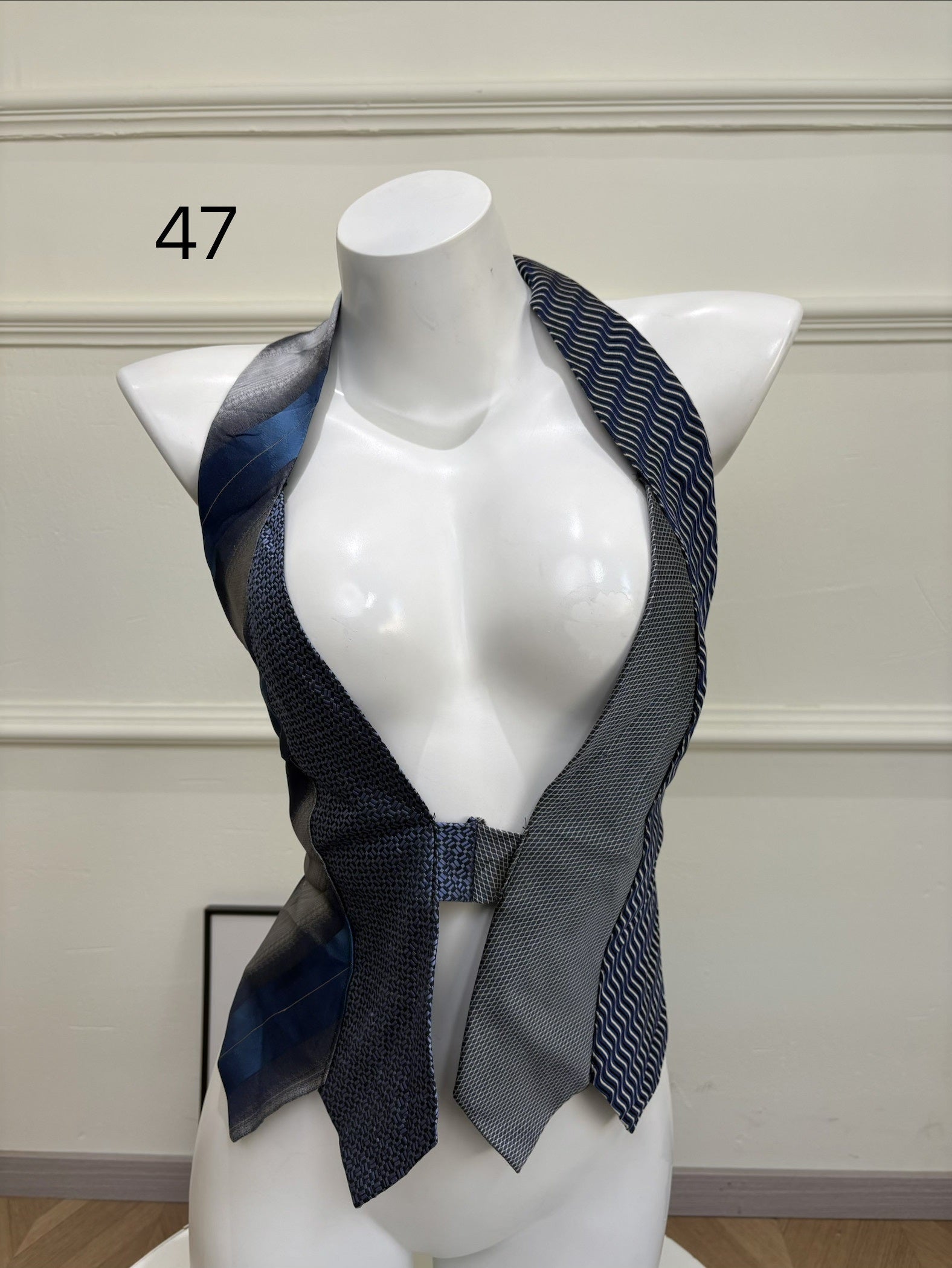 ANTIMOON_Colorblock_Patchwork_Plaid_Tie_Back_V-neck_Women's_Polyester_Halter_Tops_1031322523313_MISSTT