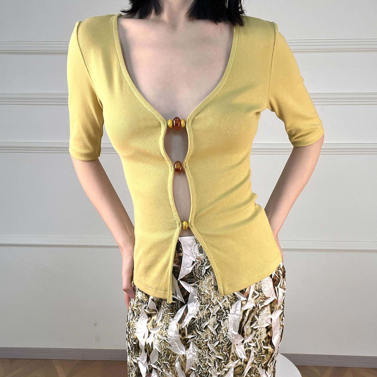 ANTIMOON_Cutout_Beaded_Knit_V-neck_Slim_Fit_Zip_Cardigan_Women's_Cotton_Short_Sleeve_T-shirts_1029423416871_MISSTT