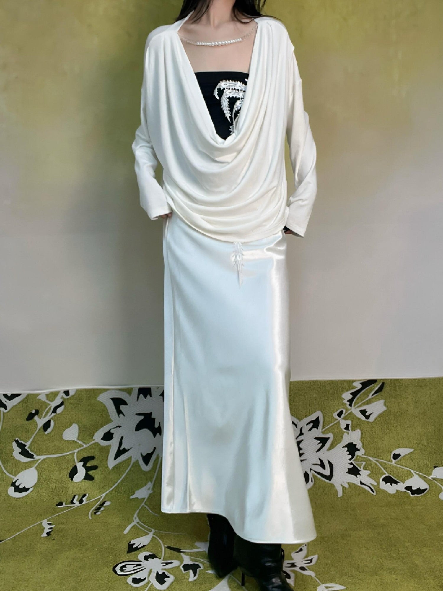 ANTIMOON Greek Statue Print Draped Neckline Pleated Loose Women's Long Sleeve T-shirts