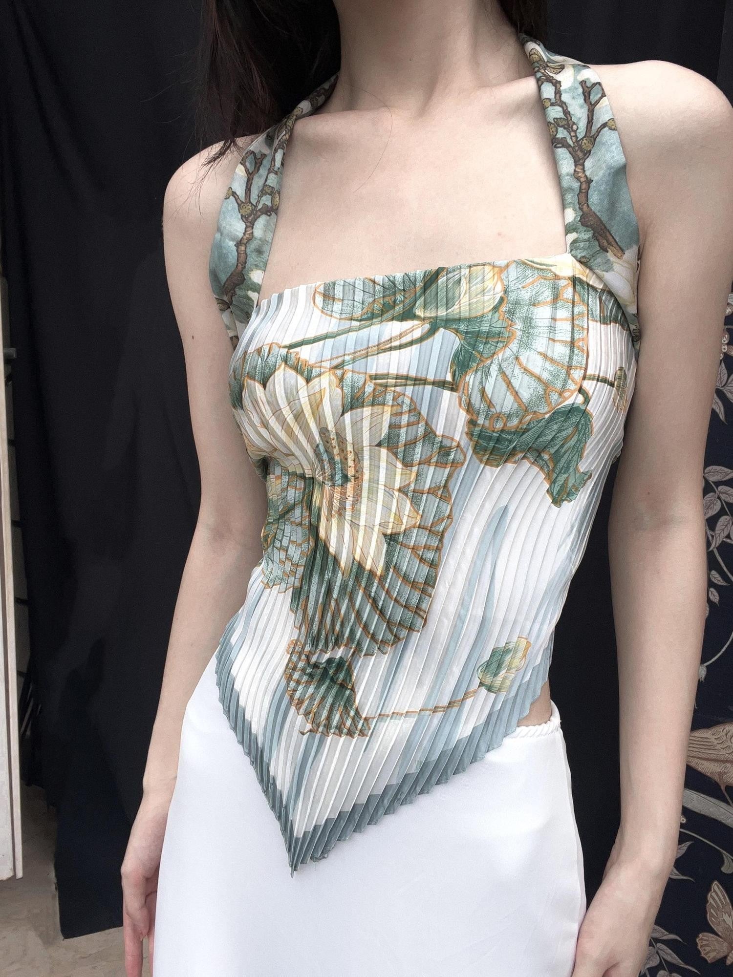 ANTIMOON Ink Lotus Print Pleated Side Coverage Scarf Women's Polyester Halter Tops