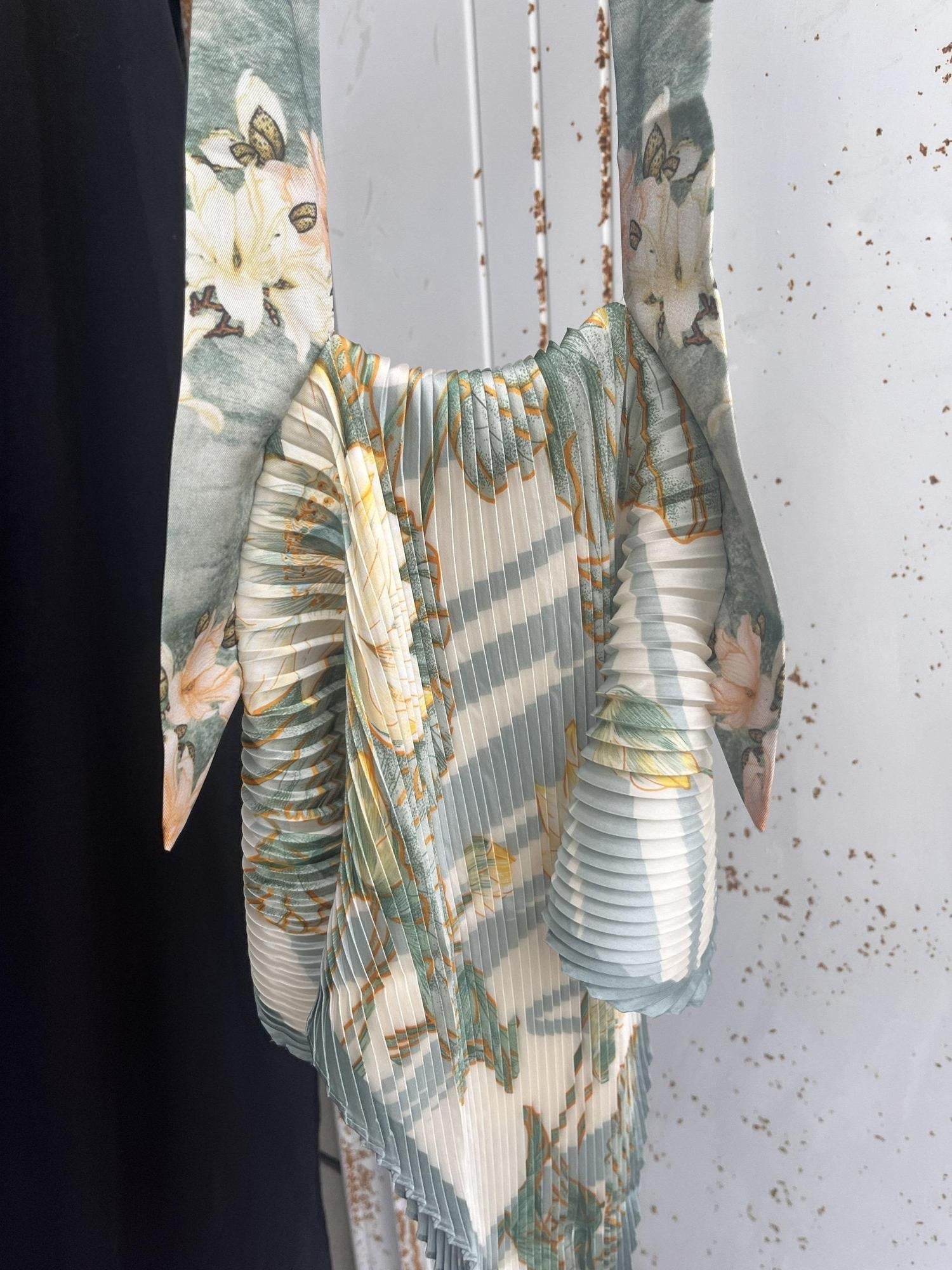 ANTIMOON Ink Lotus Print Pleated Side Coverage Scarf Women's Polyester Halter Tops