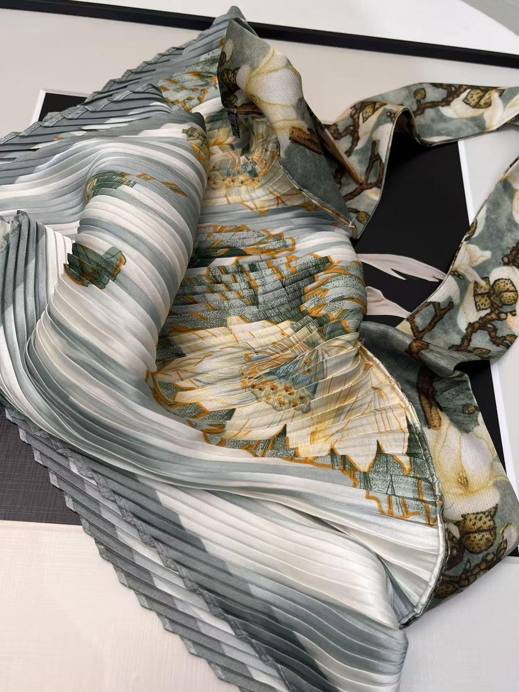 ANTIMOON Ink Lotus Print Pleated Side Coverage Scarf Women's Polyester Halter Tops
