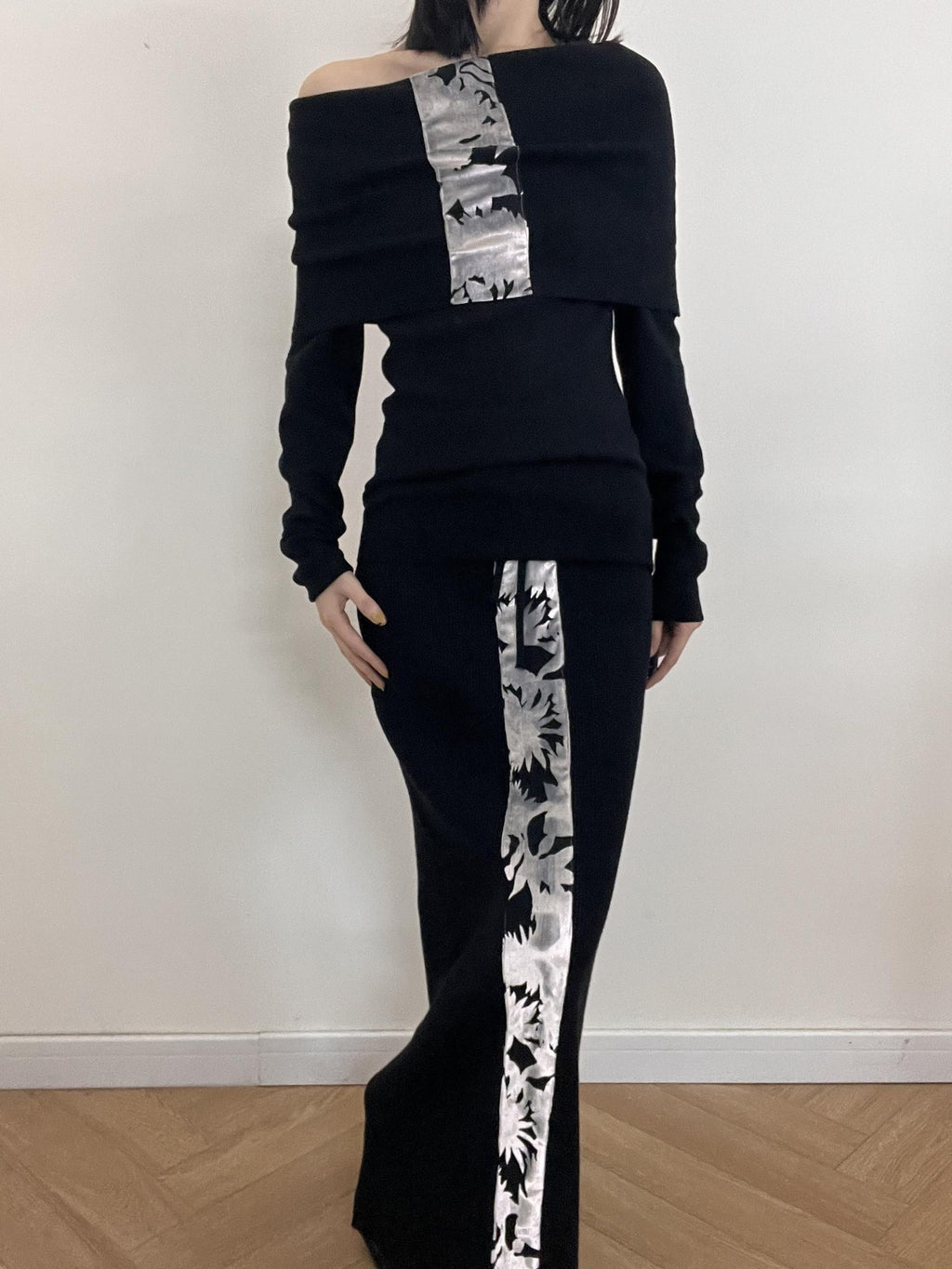 ANTIMOON Metallic Black Spliced Flocked Knit One Shoulder Women's Matching Skirt Sets