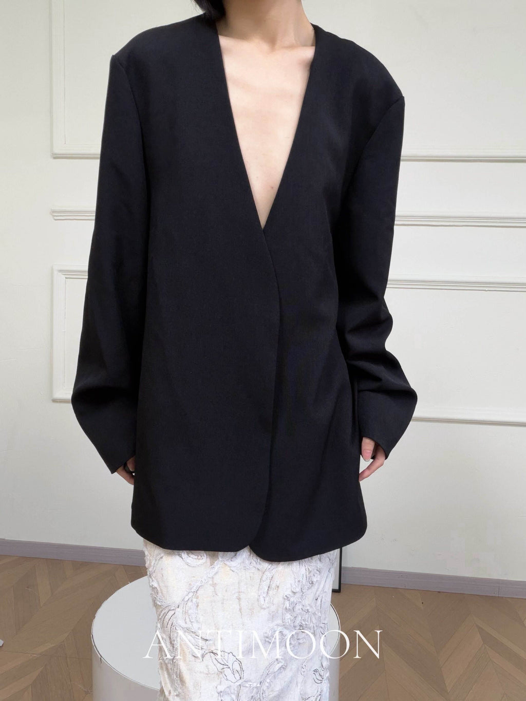 ANTIMOON_Minimalist_V-neck_No_Button_Slim_Fit_Women's_Polyester_Blazers_1049221828908_MISSTT