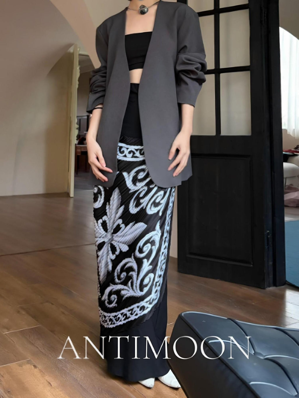 ANTIMOON Minimalist V-neck No Button Slim Fit Women's Polyester Blazers