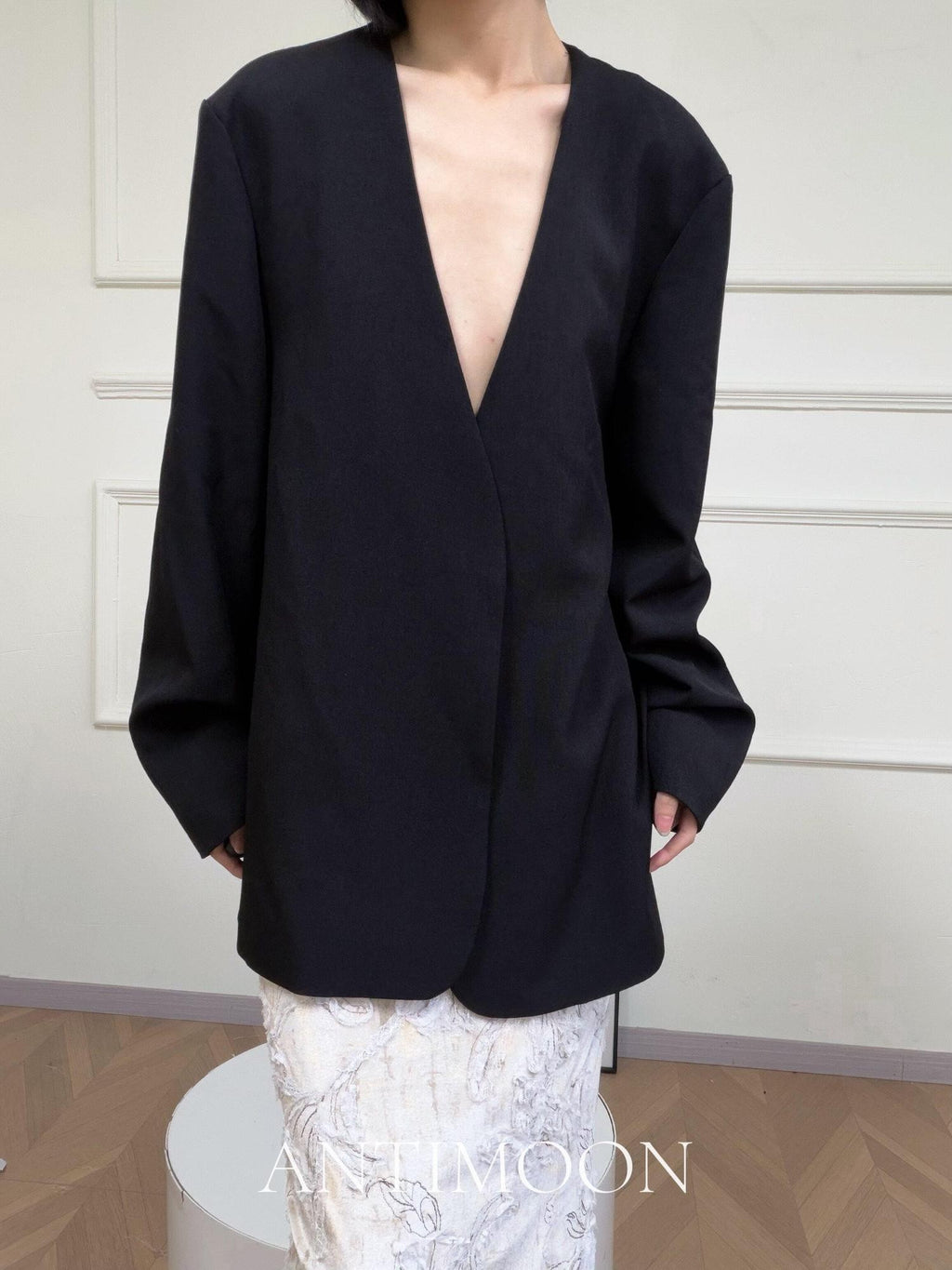 ANTIMOON Minimalist V-neck No Button Slim Fit Women's Polyester Blazers